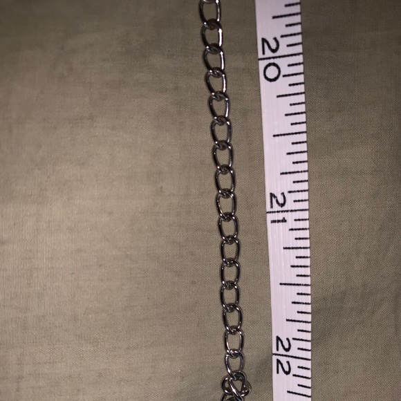 🌸3/$20🌸 Elegant Floral Blue Necklace - Picture 8 of 8